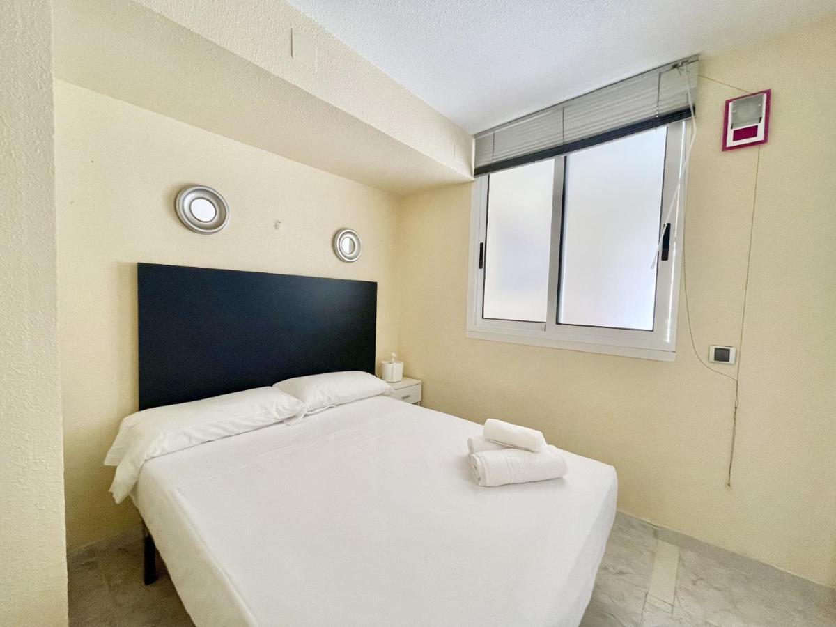 Magnificent Mediterraneo Apartment Benidorm Bagian luar foto