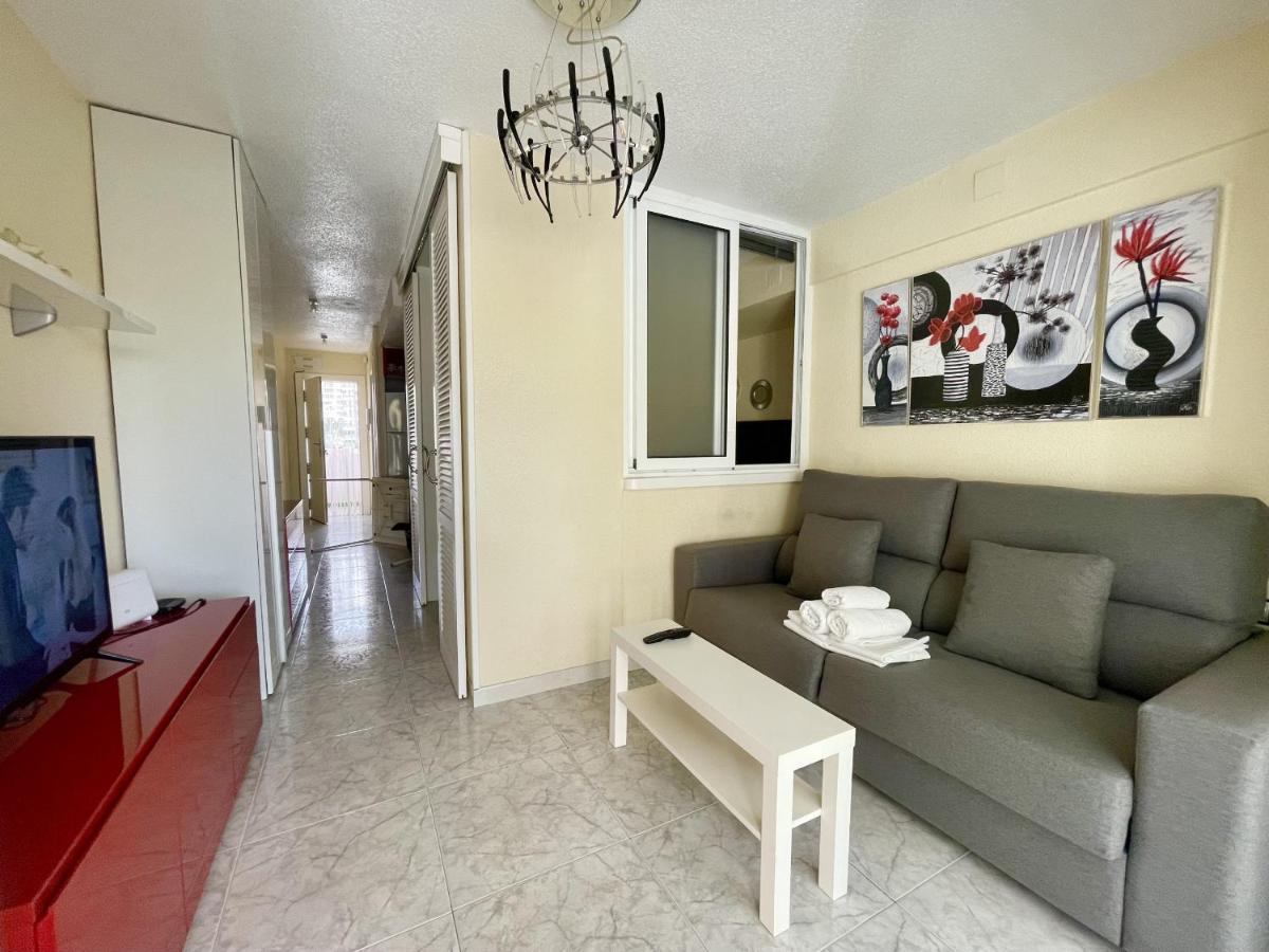 Magnificent Mediterraneo Apartment Benidorm Bagian luar foto