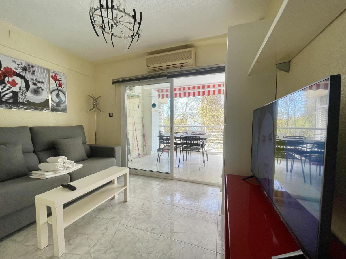 Magnificent Mediterraneo Apartment Benidorm Bagian luar foto