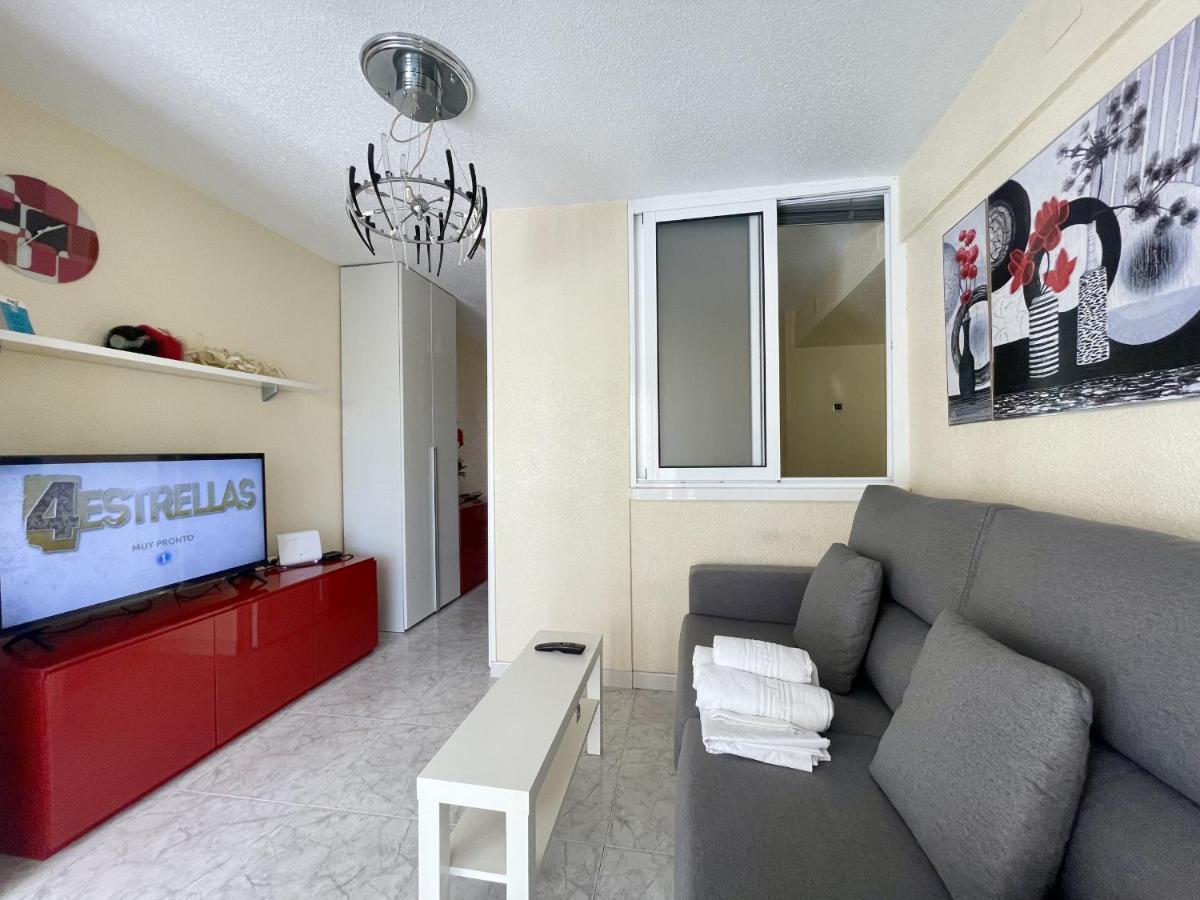 Magnificent Mediterraneo Apartment Benidorm Bagian luar foto