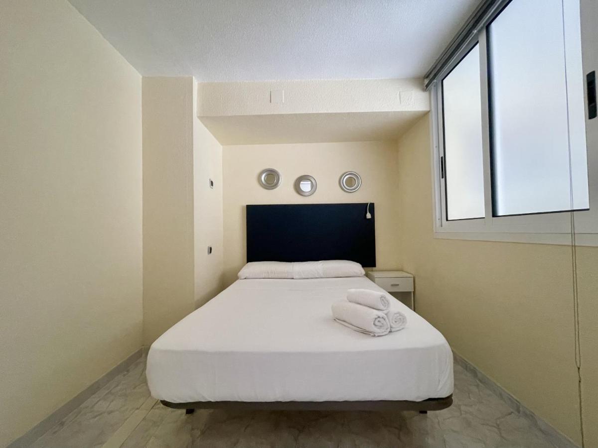 Magnificent Mediterraneo Apartment Benidorm Bagian luar foto