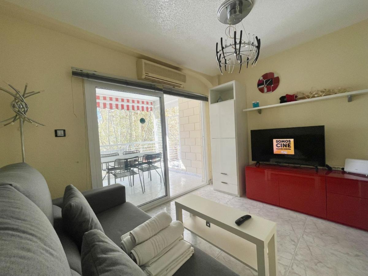 Magnificent Mediterraneo Apartment Benidorm Bagian luar foto