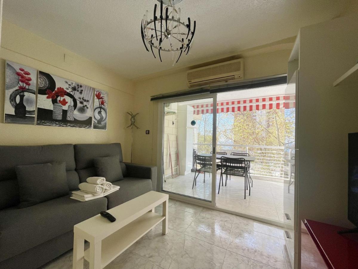 Magnificent Mediterraneo Apartment Benidorm Bagian luar foto
