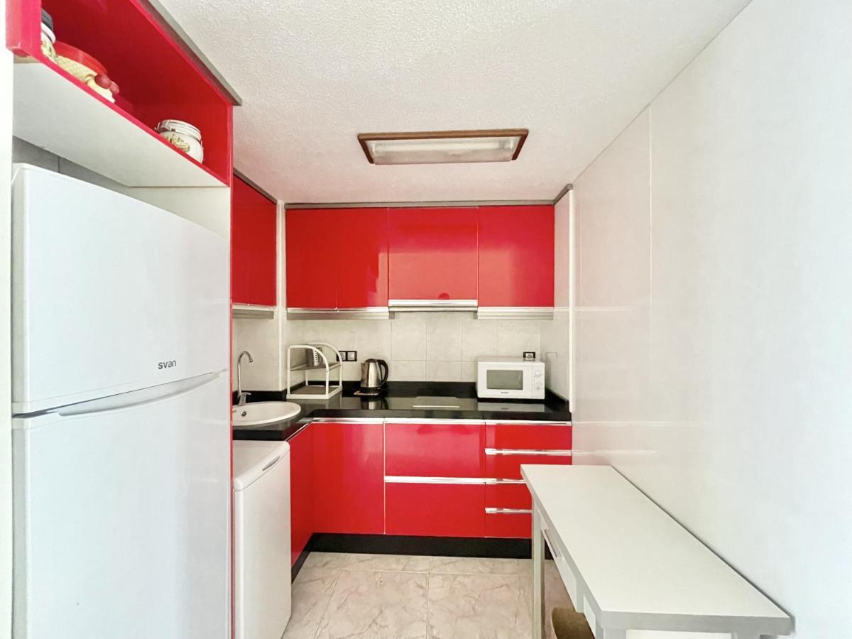 Magnificent Mediterraneo Apartment Benidorm Bagian luar foto